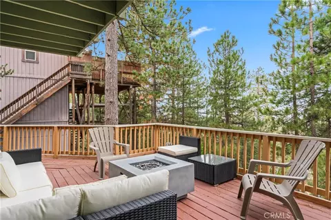 Exterior - 1285 Yukon Dr, Lake Arrowhead, CA 92352 photo 5 of 11