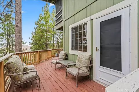 Exterior - 1285 Yukon Dr, Lake Arrowhead, CA 92352 photo 3 of 11