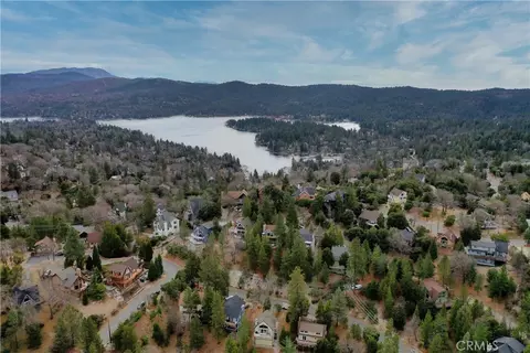 View/Area - 1285 Yukon Dr, Lake Arrowhead, CA 92352 photo 2 of 2