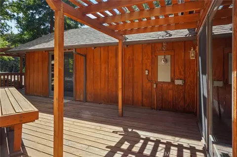 Exterior - 39370 Clearwater Dr, Yucaipa, CA 92399 photo 7 of 11