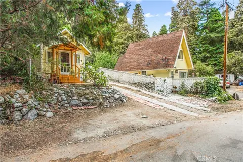 Exterior - 39429 Canyon Dr, Forest Falls, CA 92339 photo 3 of 11