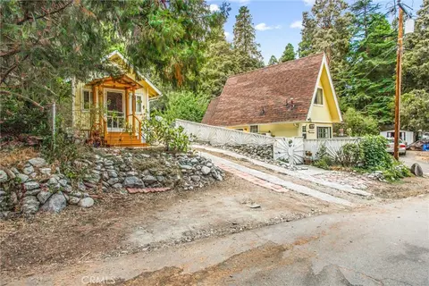 Exterior - 39429 Canyon Dr, Forest Falls, CA 92339 photo 2 of 10
