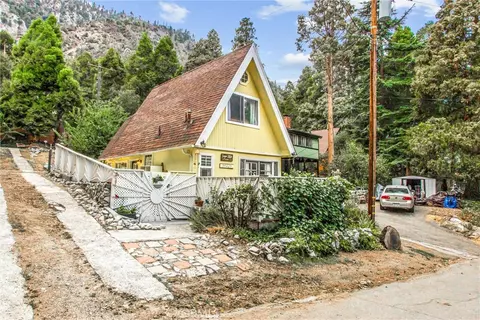 Exterior - 39429 Canyon Dr, Forest Falls, CA 92339 photo 3 of 10
