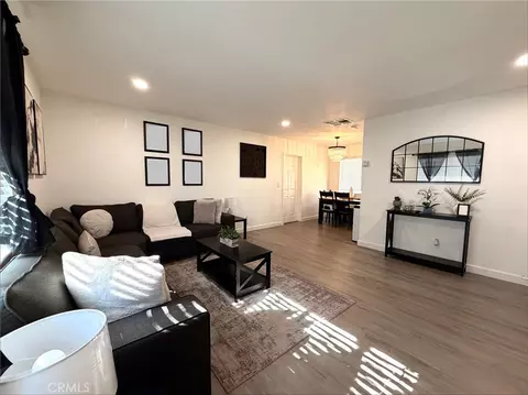 Living - 7085 Tamarisk, Yucca Valley, CA 92284 photo 2 of 2