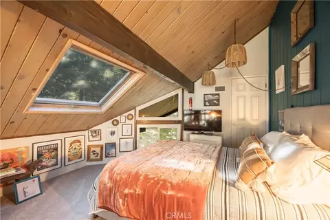 Bedroom - 238 Shasta Dr, Lake Arrowhead, CA 92352 photo 6 of 7
