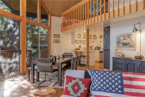 Dining - 238 Shasta Dr, Lake Arrowhead, CA 92352 photo 4 of 6