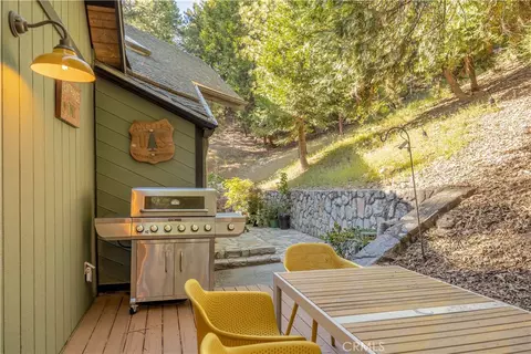 Exterior - 238 Shasta Dr, Lake Arrowhead, CA 92352 photo 10 of 15
