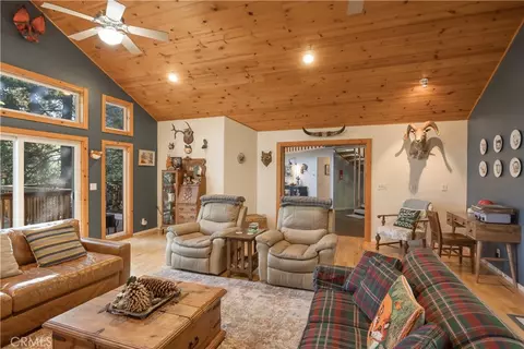 Living - 238 Shasta Dr, Lake Arrowhead, CA 92352 photo 5 of 5