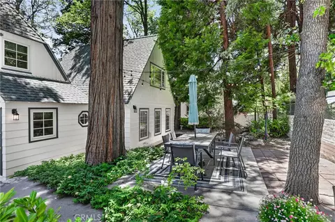 Exterior - 202 Maple Dr, Lake Arrowhead, CA 92352 photo 9 of 19