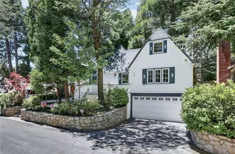 202 Maple Dr, Lake Arrowhead, CA 92352