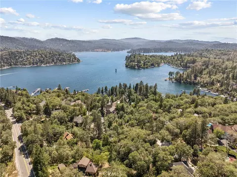 View/Area - 28971 N Shore Rd, Lake Arrowhead, CA 92352 photo 3 of 6