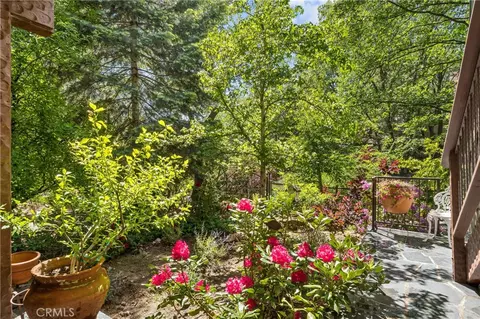 Exterior - 28971 N Shore Rd, Lake Arrowhead, CA 92352 photo 4 of 11