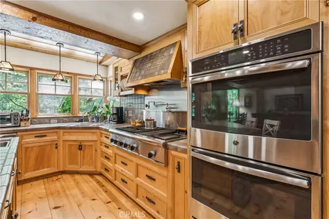 Kitchen - 28971 N Shore Rd, Lake Arrowhead, CA 92352 photo 5 of 5