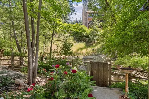 Exterior - 28971 N Shore Rd, Lake Arrowhead, CA 92352 photo 7 of 11