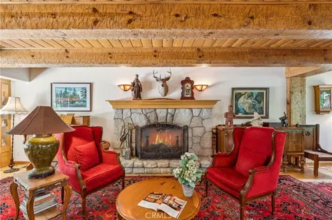 Living - 28971 N Shore Rd, Lake Arrowhead, CA 92352 photo 4 of 6