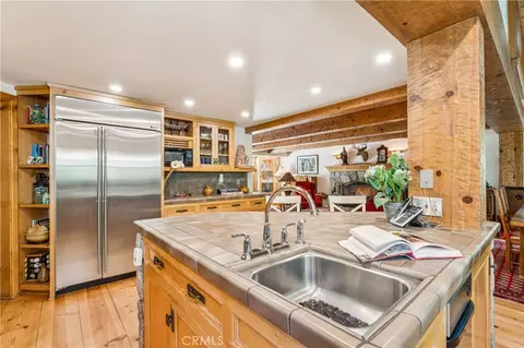 Kitchen - 28971 N Shore Rd, Lake Arrowhead, CA 92352 photo 2 of 5
