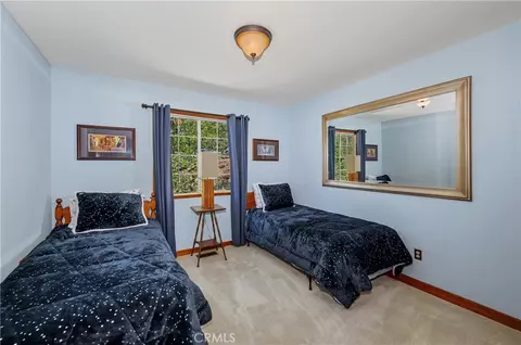 Bedroom - 27392 Peninsula Dr, Lake Arrowhead, CA 92352 photo 6 of 6