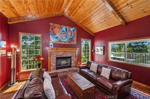 Living - 27392 Peninsula Dr, Lake Arrowhead, CA 92352 photo 2 of 7