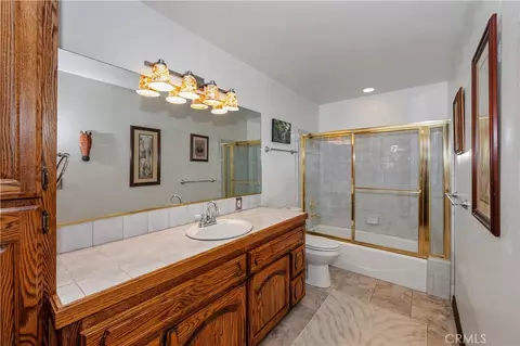 Bath - 27392 Peninsula Dr, Lake Arrowhead, CA 92352 photo 4 of 4
