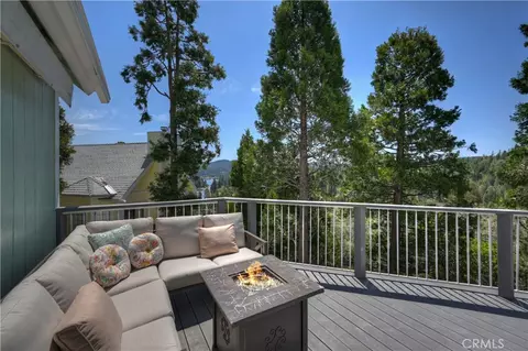 Exterior - 27392 Peninsula Dr, Lake Arrowhead, CA 92352 photo 6 of 7