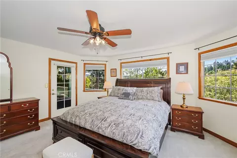 Bedroom - 27392 Peninsula Dr, Lake Arrowhead, CA 92352 photo 2 of 6