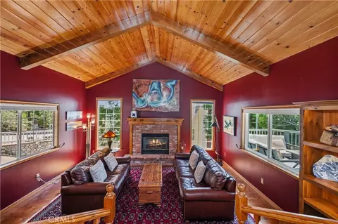 Living - 27392 Peninsula Dr, Lake Arrowhead, CA 92352 photo 1 of 7
