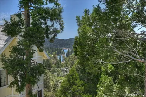 View/Area - 27392 Peninsula Dr, Lake Arrowhead, CA 92352 photo 2 of 2