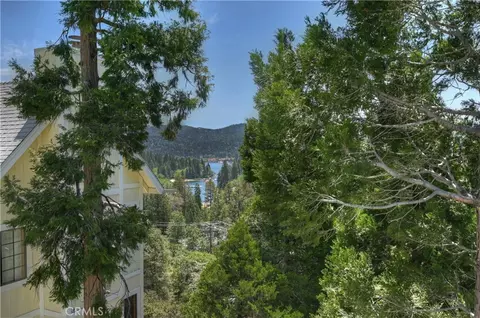 View/Area - 27392 Peninsula Dr, Lake Arrowhead, CA 92352 photo 2 of 2