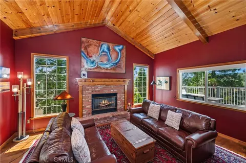 Living - 27392 Peninsula Dr, Lake Arrowhead, CA 92352 photo 2 of 7
