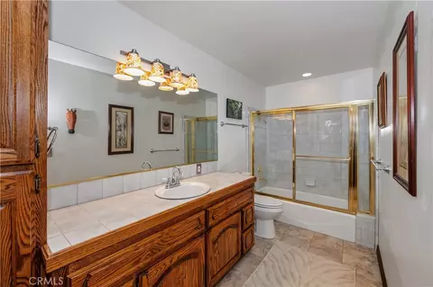 Bath - 27392 Peninsula Dr, Lake Arrowhead, CA 92352 photo 4 of 4