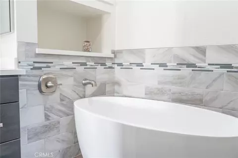 Bath - 123 S La Salle, Redlands, CA 92374 photo 2 of 8