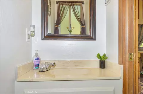 Bath - 23641 Manzanita, Crestline, CA 92325 photo 2 of 7