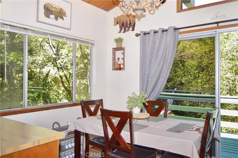 Dining - 23641 Manzanita, Crestline, CA 92325 photo 2 of 5