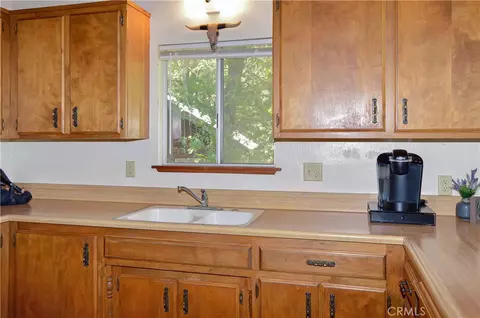 Kitchen - 23641 Manzanita, Crestline, CA 92325 photo 5 of 5
