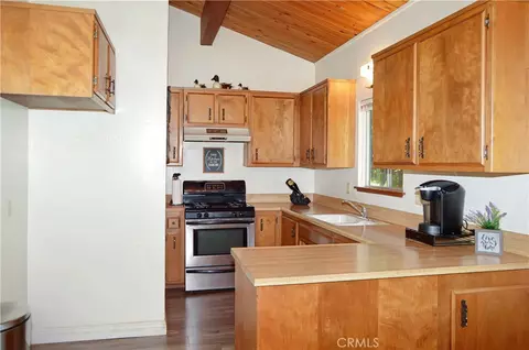 Kitchen - 23641 Manzanita, Crestline, CA 92325 photo 2 of 5