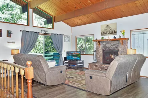 23641 Manzanita, Crestline, CA 92325