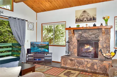 Living - 23641 Manzanita, Crestline, CA 92325 photo 5 of 6