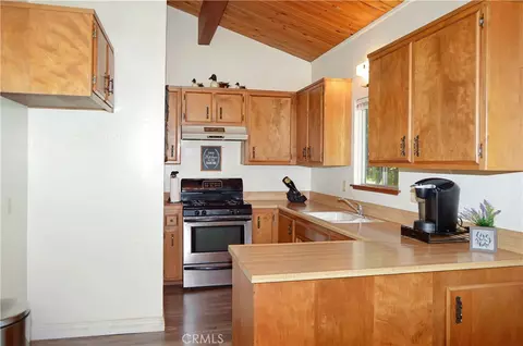 Kitchen - 23641 Manzanita, Crestline, CA 92325 photo 2 of 5