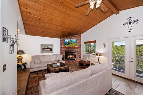 Living - 395 Wylerhorn, Crestline, CA 92325 photo 2 of 4