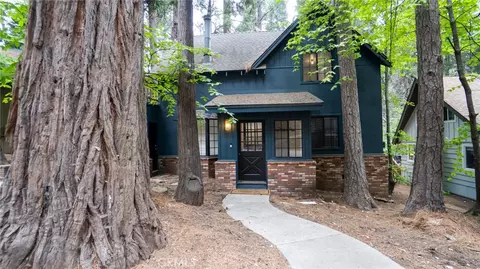 Exterior - 27820 Rainbow Dr, Lake Arrowhead, CA 92352 photo 3 of 15