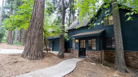 Exterior - 27820 Rainbow Dr, Lake Arrowhead, CA 92352 photo 2 of 15
