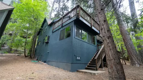 Exterior - 27820 Rainbow Dr, Lake Arrowhead, CA 92352 photo 9 of 15