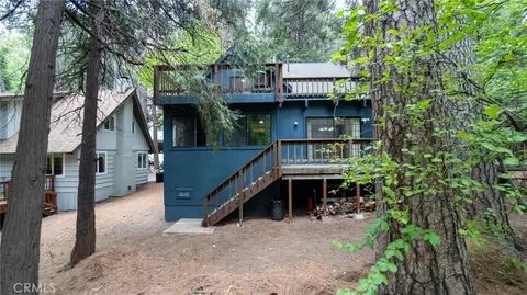 Exterior - 27820 Rainbow Dr, Lake Arrowhead, CA 92352 photo 12 of 15