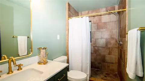 Bath - 27820 Rainbow Dr, Lake Arrowhead, CA 92352 photo 1 of 3