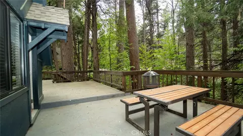Exterior - 27820 Rainbow Dr, Lake Arrowhead, CA 92352 photo 4 of 15