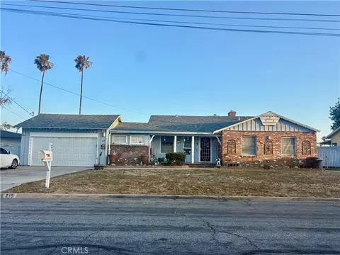 215 E Valencia St, Rialto, CA 92376