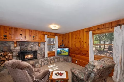1012 E Country Clb, Big Bear City, CA 92314