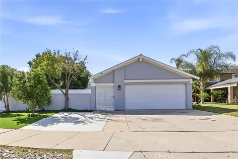 1585 Camelot, Corona, CA 92882