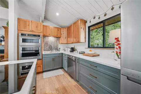 Kitchen - 771 Silver Tip Dr, Big Bear Lake, CA 92315 photo 3 of 7