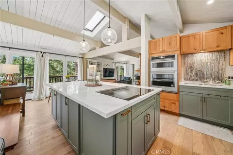 Kitchen - 771 Silver Tip Dr, Big Bear Lake, CA 92315 photo 4 of 7
